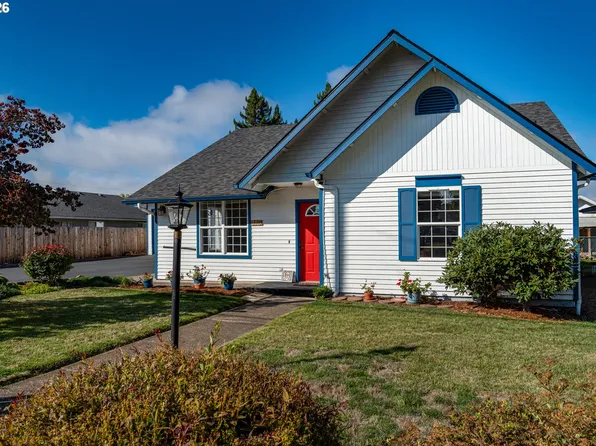 115 S 3rd St, Creswell, OR 97426