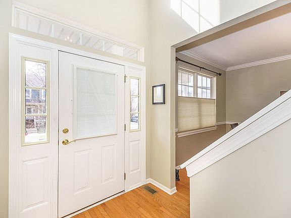5th image of 5449 N Lowell Ave