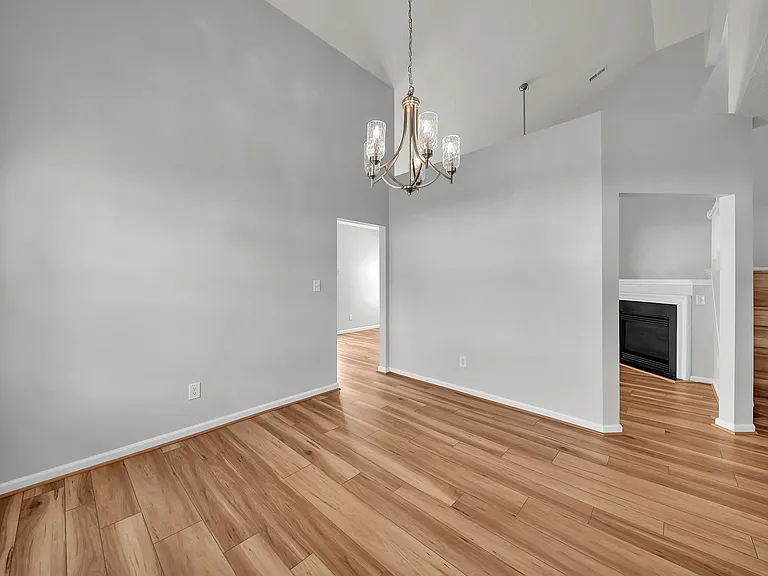 408 Holmes Blvd — Photo 24