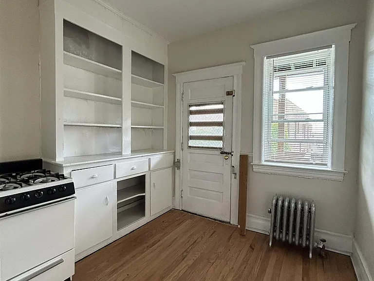 The Sherman Apartments — Photo 9