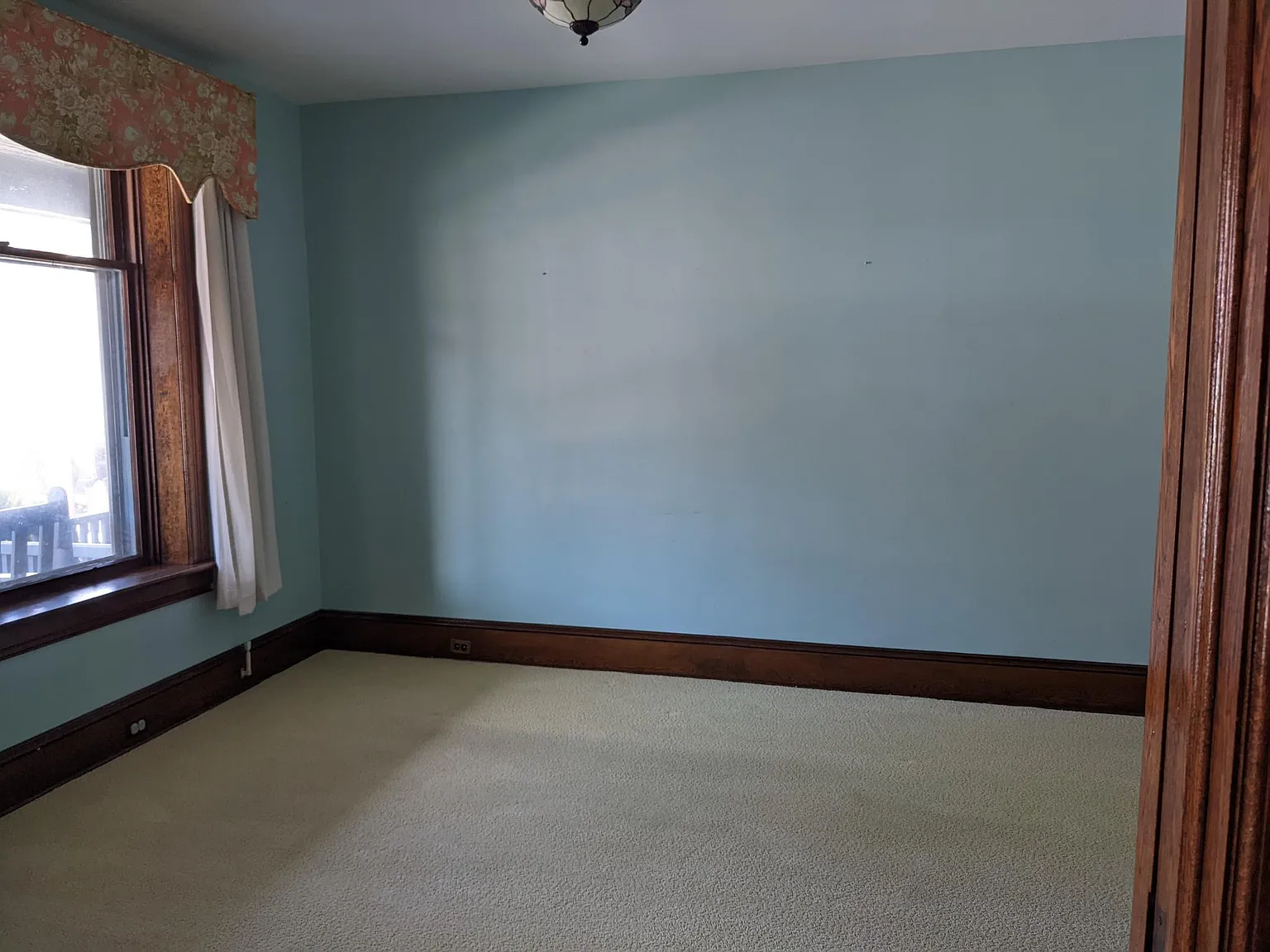 3 bed, 1.5 bath, 1610 sqft, $1,700 — Photo 4