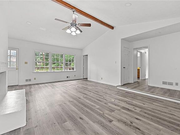 5th image of 225 Hauteur Pl