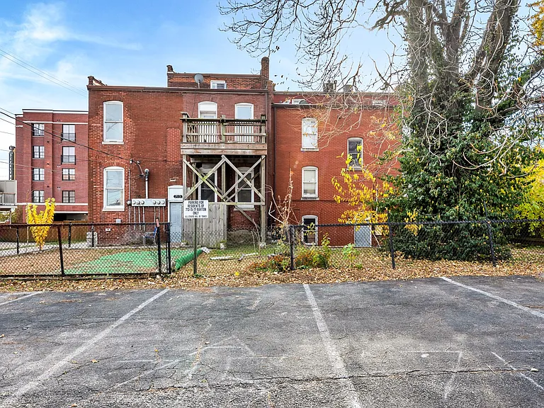 715 Barton St #715 — Photo 28