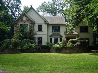 114 W Crestlyn Dr, York, PA 17402