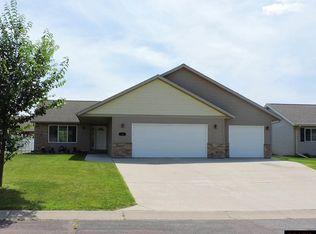 109 Lynx Ln, Mankato, MN 56001