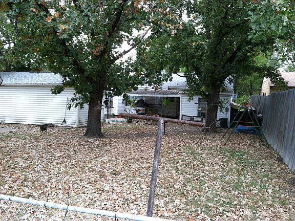 3rd image of 957 Tamara Ln