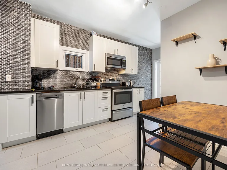 124 Argyle St #MAIN — Photo 8