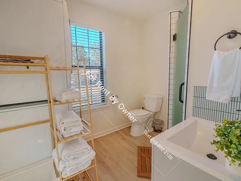 807 Dreiss St — Photo 16