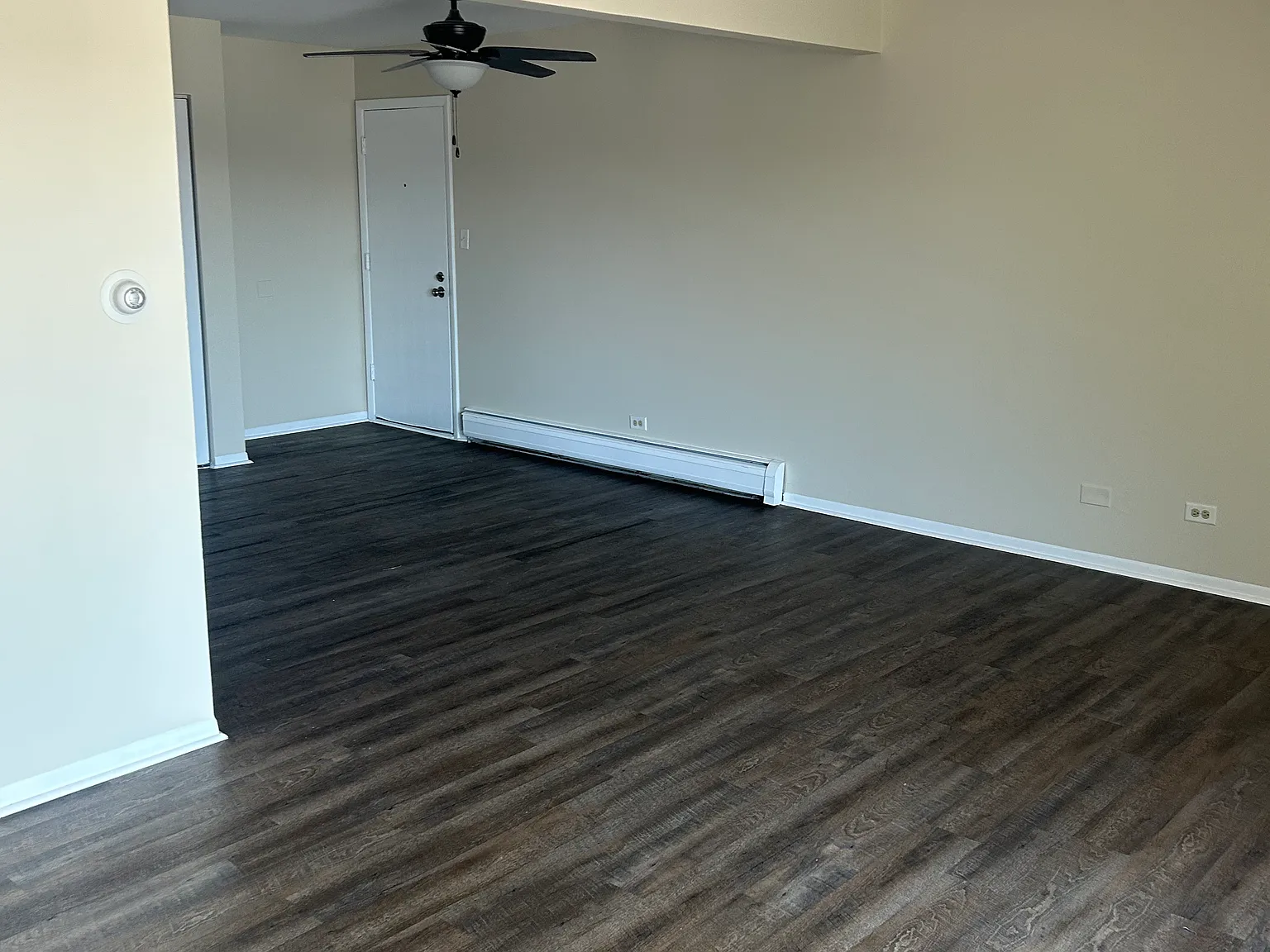 2 bed, 1000 sqft, $1,700 — Photo 2