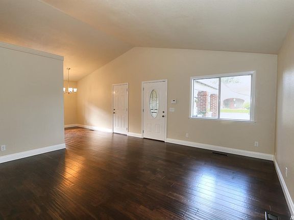 4th image of 3052 8th Ave