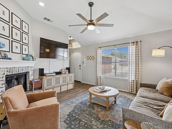 5th image of 1030 Palomino Dr