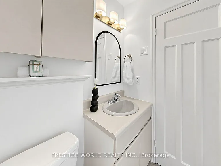 290 Jedburgh Rd — Photo 20