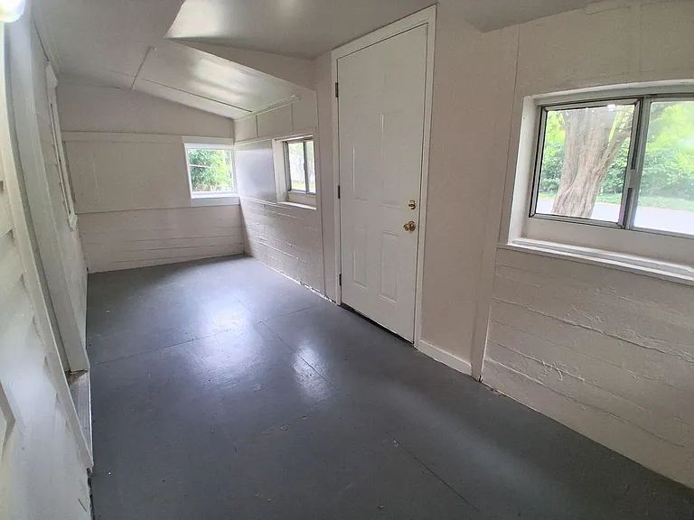 8 Sunset Ln — Photo 3