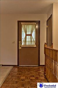 5th image of 16055 Elm St