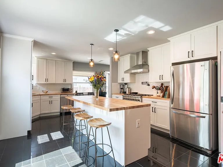 6601 Rubio Ave — Photo 9
