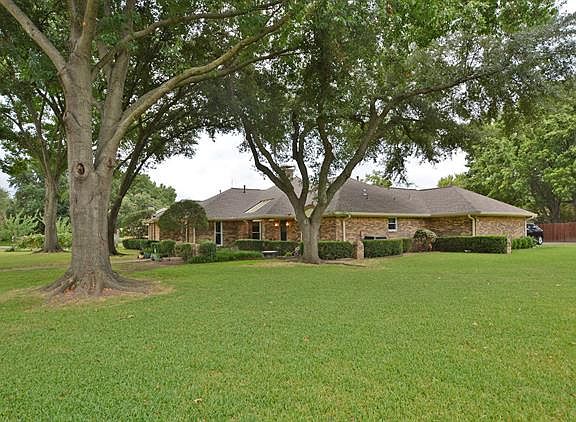 5th image of 221 Harris Dr