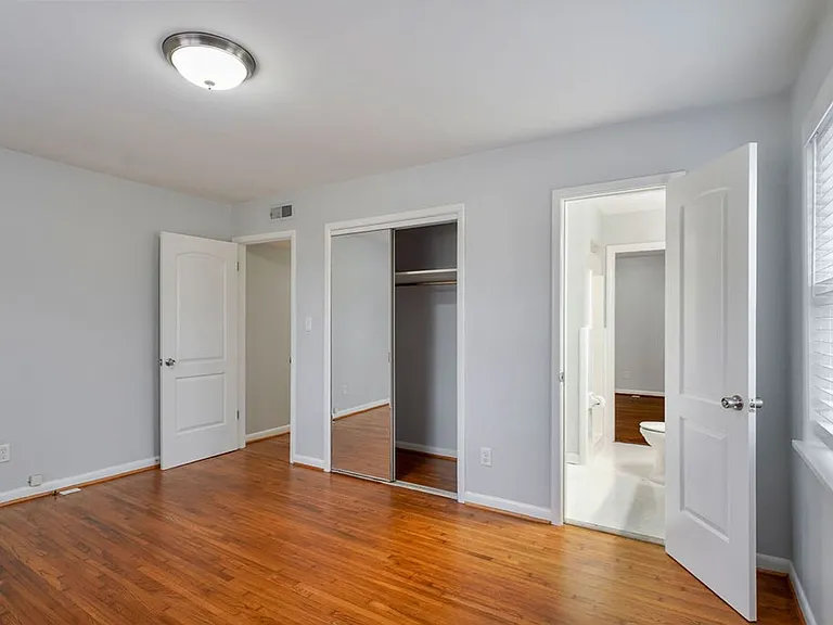 969 Oak Grove Rd — Photo 22