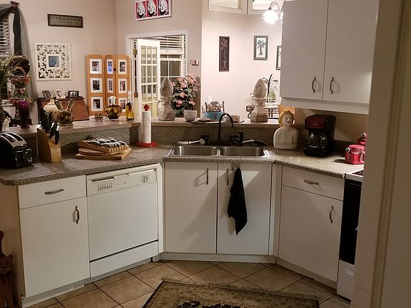 2nd image of 3917 Acoma Dr