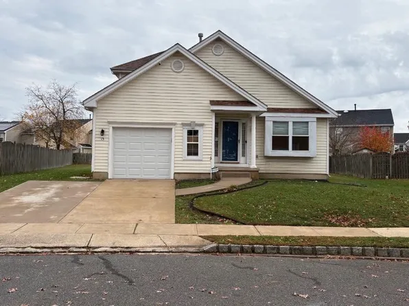 13 Bentwood Dr, Westampton, NJ 08060