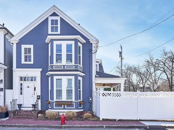 27 Washington St, Newburyport, MA 01950