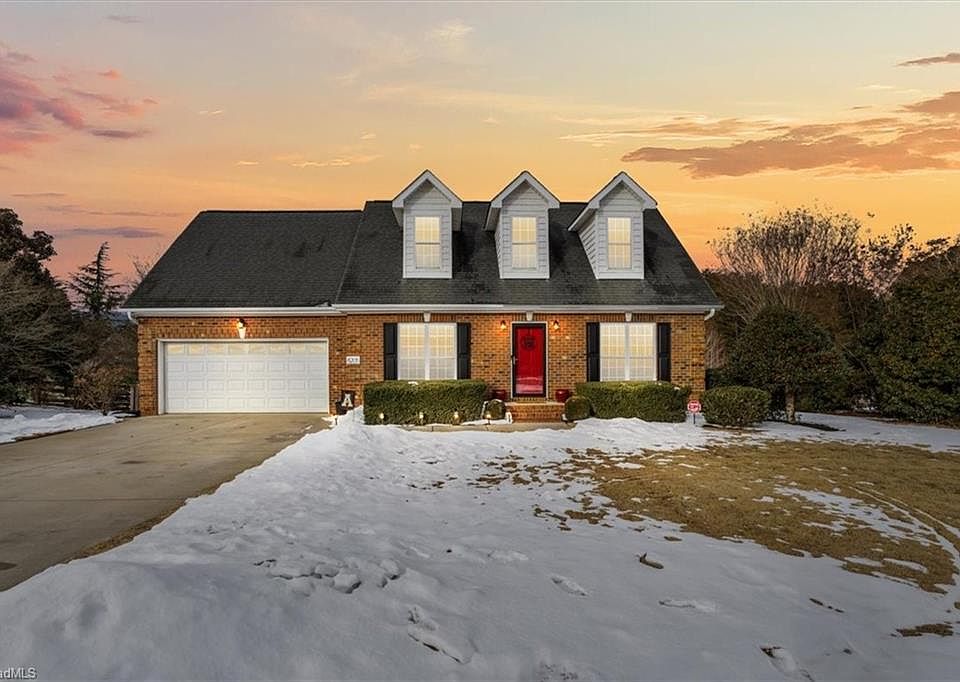 1st image of 8205 Hunters Dr