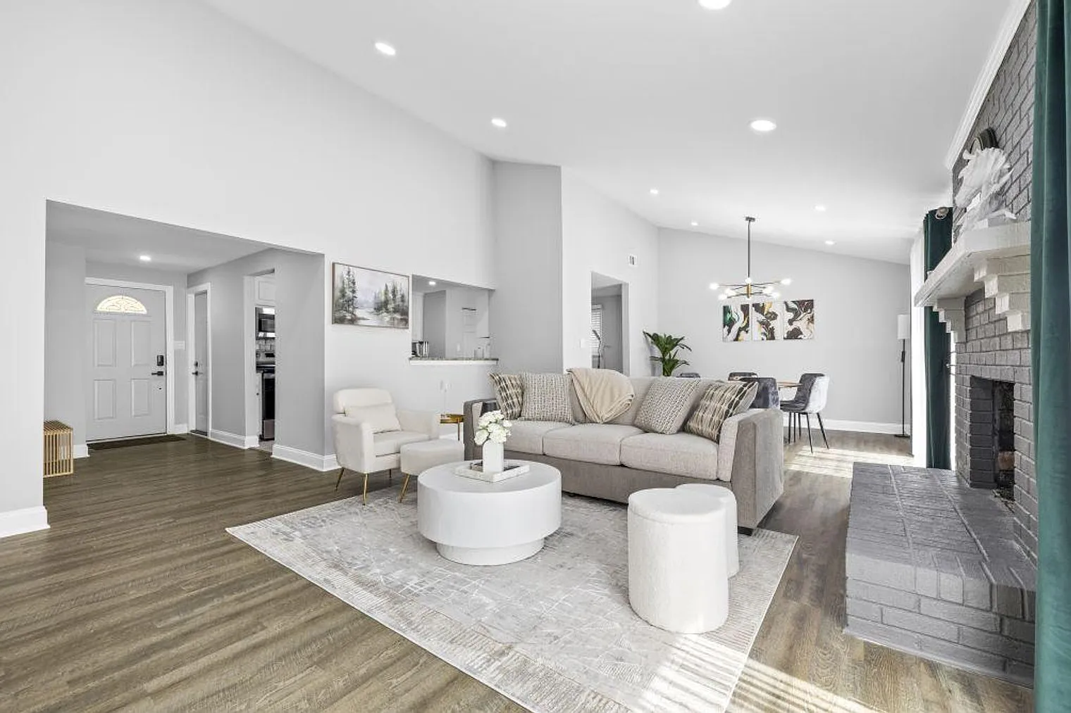 3 bed, 2.0 bath, 1593 sqft, $4,737 — Photo 4