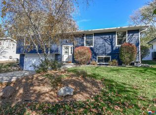 6140 S 48th St, Lincoln, NE 68516