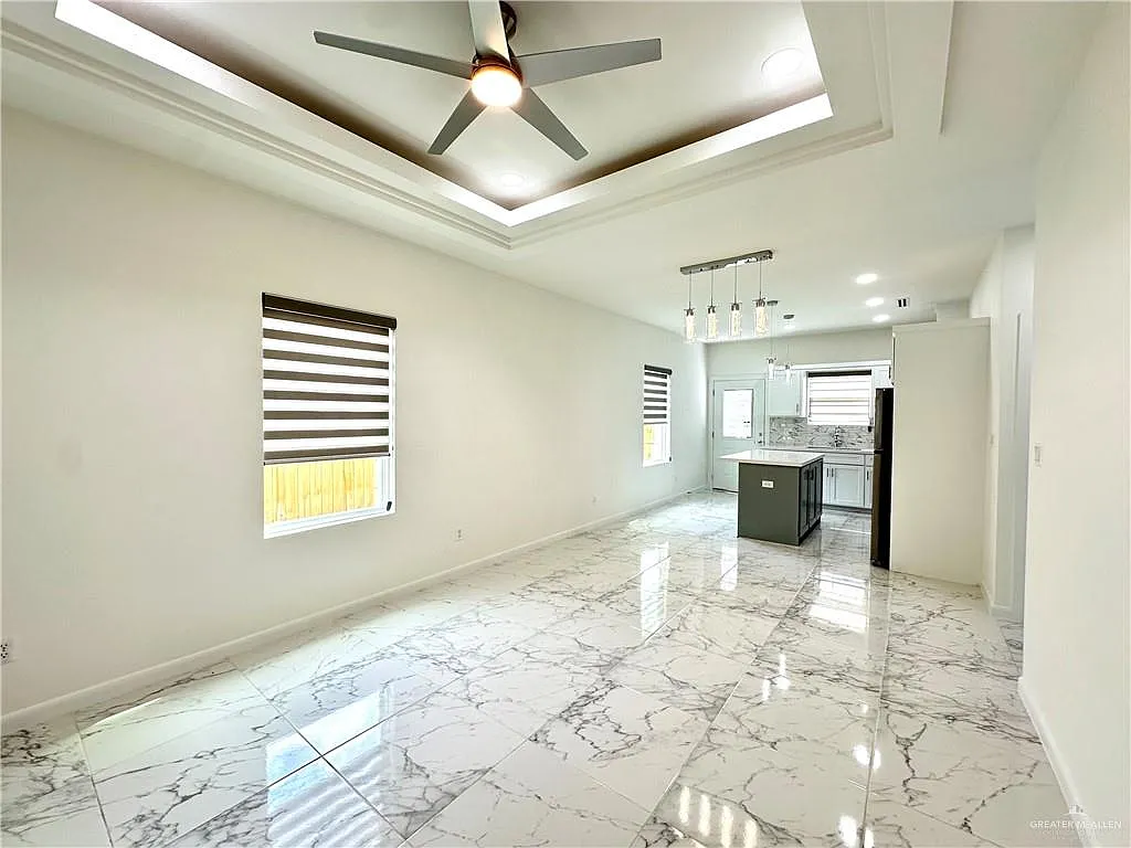 2 bed, 2.0 bath, 950 sqft, $1,250 — Photo 2