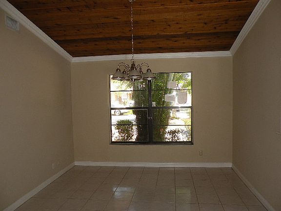 5th image of 10180 NW 2nd St