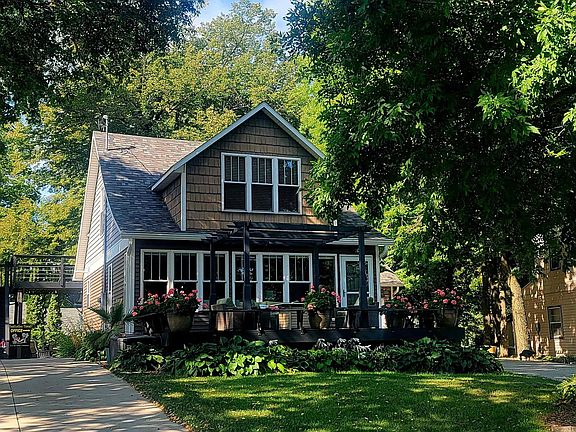 2nd image of 5273 Lakeview Dr