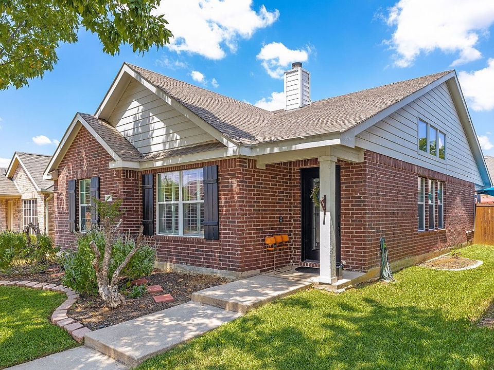 1st image of 8811 Holliday Ln