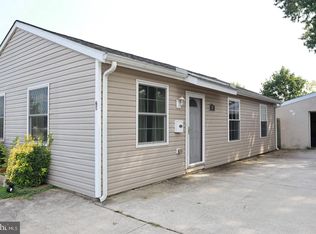 28 Halcyon Dr, New Castle, DE 19720