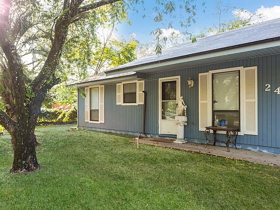 3rd image of 2438 Deloach Ln
