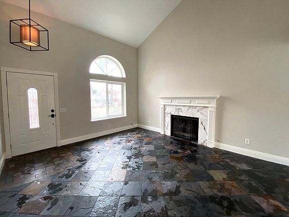 3rd image of 12916 Saratoga Pl