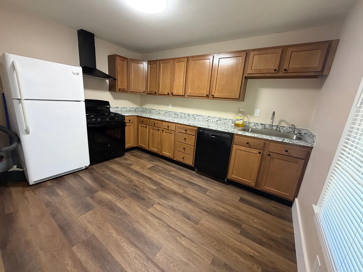 4101 Kirby St — Photo 1