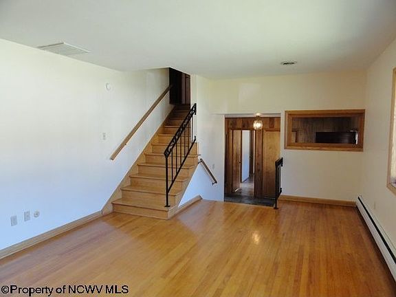 4th image of 680 Colonial Dr