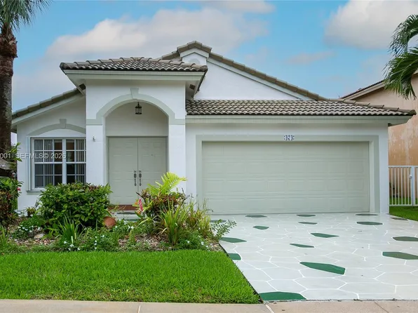 474 SW 205th Ave, Pembroke Pines, FL 33029