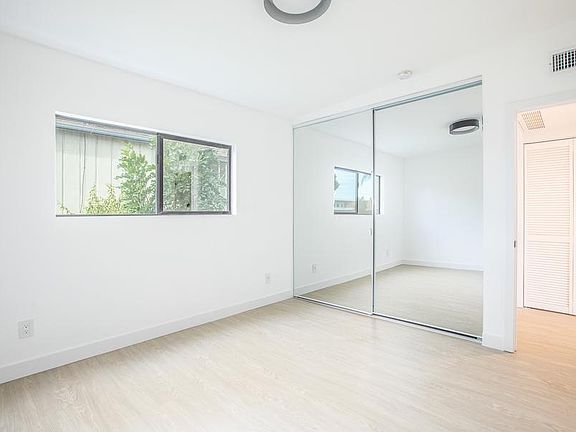 4th image of 1-6133 Eleanor Ave #1
