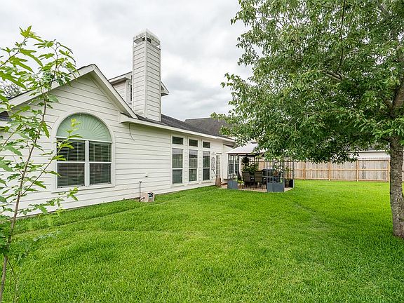 5th image of 2039 Mound Lake Dr