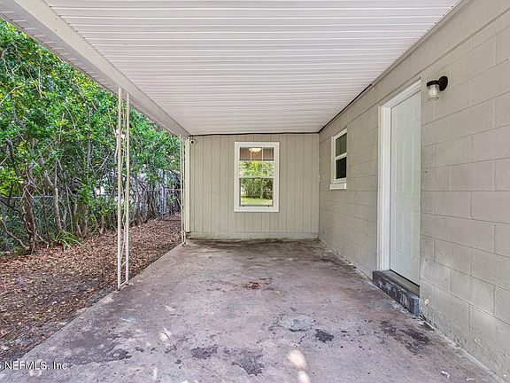 4th image of 2211 BURPEE Drive