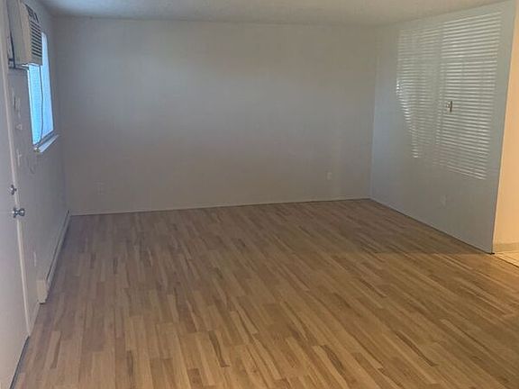 2nd image of 1131 W 13th Ave APT B