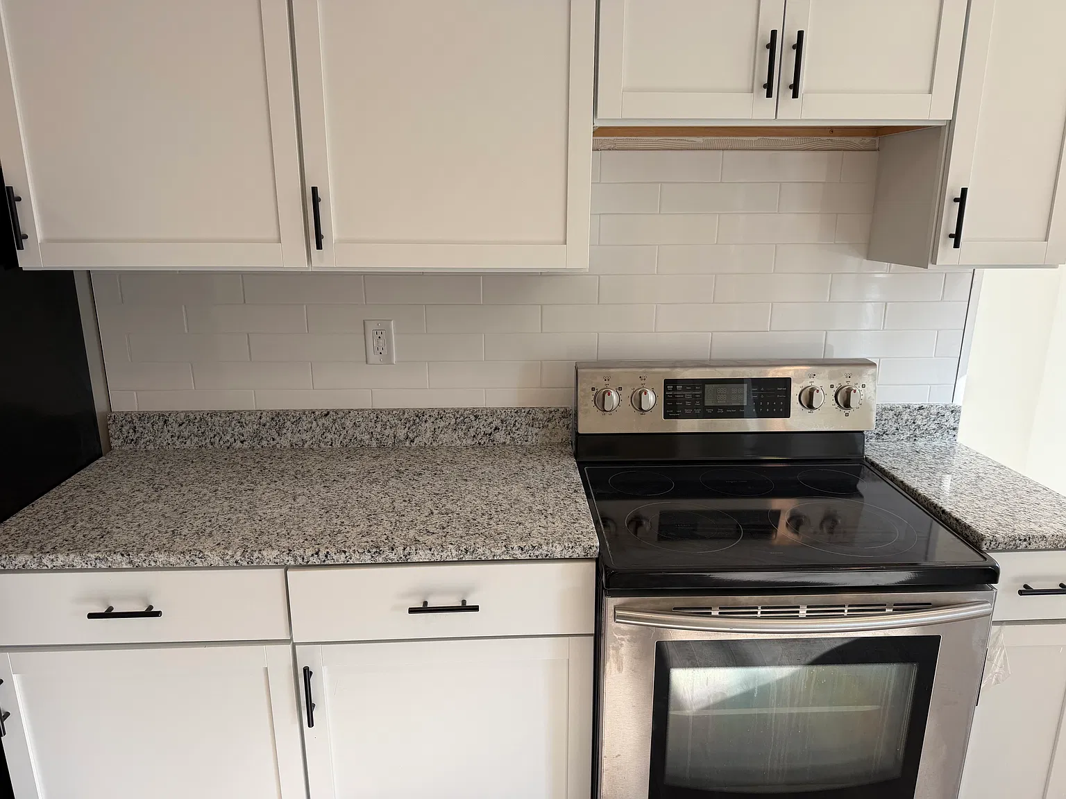 214 N College St — Photo 2