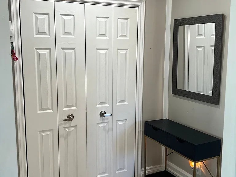 376 Blackthorn Ave #UPPER — Photo 3