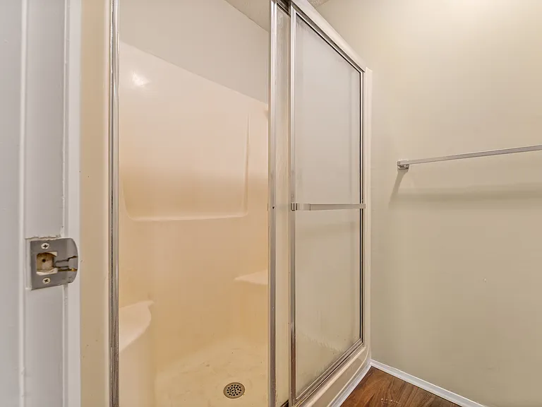 331 Greencastle Dr — Photo 22