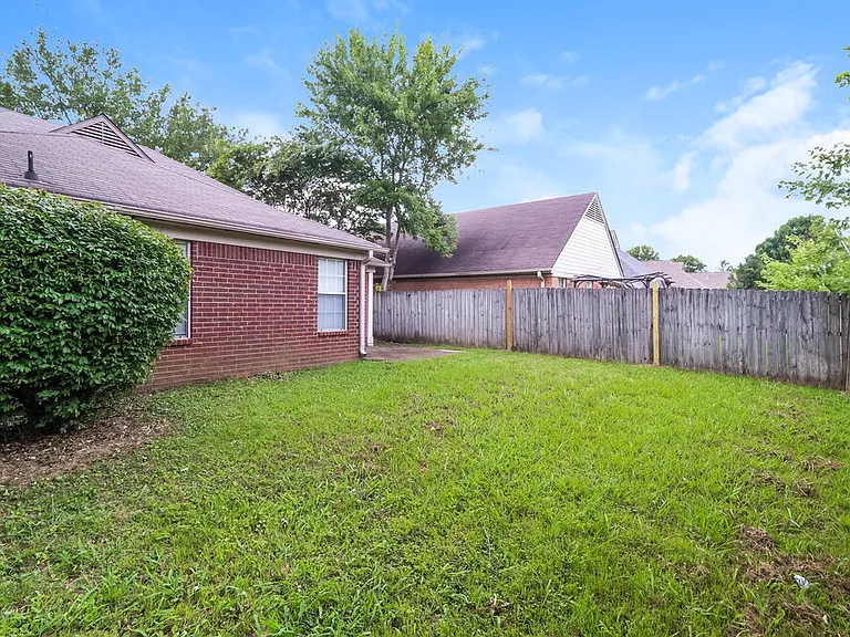 5892 Alexandria Ln — Photo 16