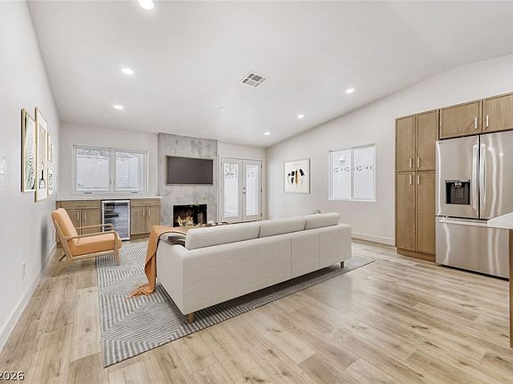 4th image of 3155 Mountain Spring Rd