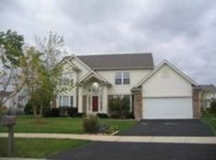 376 Edgewater Ct, Sugar Grove, IL 60554