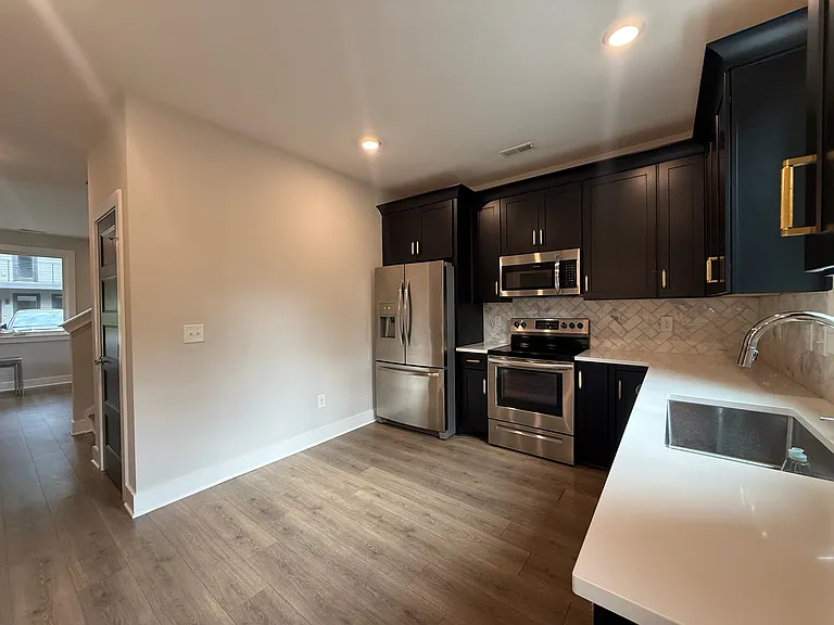801 Cherokee Ave #8 — Photo 12