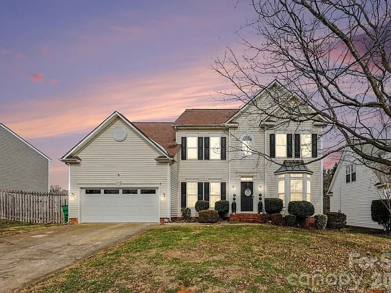 4132 Meadowview Hills Dr — Photo 2