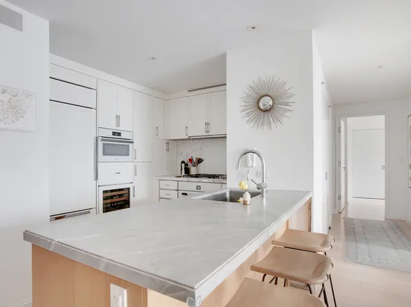 212 Warren Street image 5 of 14